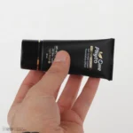 نمای کناری کرم ضد آفتاب رنگی فیتو وان SPF 40 مدل 981 با محافظ UVA و UVB مناسب انواع پوست حجم 30 میلی لیتر عمق قاب و پروفایل