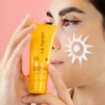 نمای در اتاق کرم ضدآفتاب و ضدلک بی رنگ لافارر مدل SPF۳۰، مناسب پوست های چرب، حجم ۴۰ میلی لیتر اصل سبک دیواری و مرجع اندازه