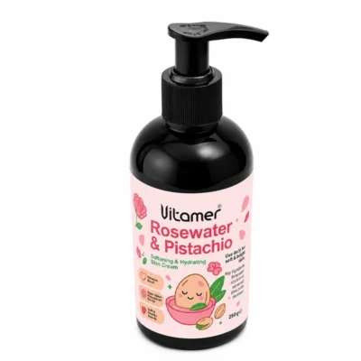 نمای بسته بندی کرم آبرسان دست و صورت ویتامر مدل RoseWater & Pistachio مناسب برای انواع پوست حجم 250 میلی لیتر برچسب و بسته بن
