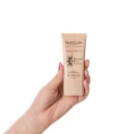 نمای کناری کرم ضد آفتاب رنگی صورت سان سیف SPF ۵۰ مدل Maquisun N۱۵ محافظت در برابر UVA و UVB مناسب برای انواع پوست حجم ۴۰ میلی