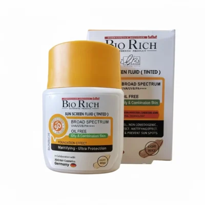نمای کناری فلوئید ضد آفتاب رنگی بایوریچ SPF ۵۰ مدل BROAD SPECTRUM محافظ UVA ،UVB و PA+++،مناسب برای پوست چرب مختلط حجم ۵۰ میل