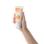 نمای جلو لوسیون ضد آفتاب بی رنگ آردن SPF 30 مدل Vitamin E مناسب پوست چرب حجم 70 میلی لیتر چیدمان صفحه و نشانگرها