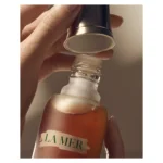 نمای جلو لوسیون مرطوب کننده صورت و دست لامر مدل rejuvenator مناسب انواع پوست حجم 100 میلی لیتر طراحی و جزئیات کلیدی