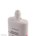 نمای کناری فلوئید ضد آفتاب رنگی ویتالیر spf۵۰ مدل Sensivit محافظ UVA،UVB مناسب انواع پوست حجم ۵۰ میلی لیتر اصل عمق قاب و پروف