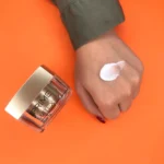 نمای کناری کرم مرطوب کننده پرایم سری Matex مدل Moist-۲۴ حجم ۵۰ میلی لیتر اصل عمق قاب و پروفایل