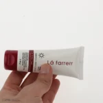 نمای در اتاق کرم ضد آفتاب رنگی لافارر SPF 40 مدل مینرال با محافظ UVA و UVB مناسب انواع پوست حجم 40 میلی لیتر سبک دیواری و مرج