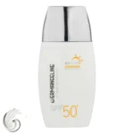نمای در اتاق کرم ضد آفتاب بی رنگ صورت درمنجلین SPF ۵۰ مدل Fusion Water محافظ در برابر اشعه UVA و UVB مناسب برای انواع پوست حج