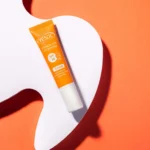 نمای در اتاق کرم ضد آفتاب رنگی دور چشم آیسول SPF 30 مدل TINTED مناسب انواع پوست حجم 15 میلی لیتر سبک دیواری و مرجع اندازه